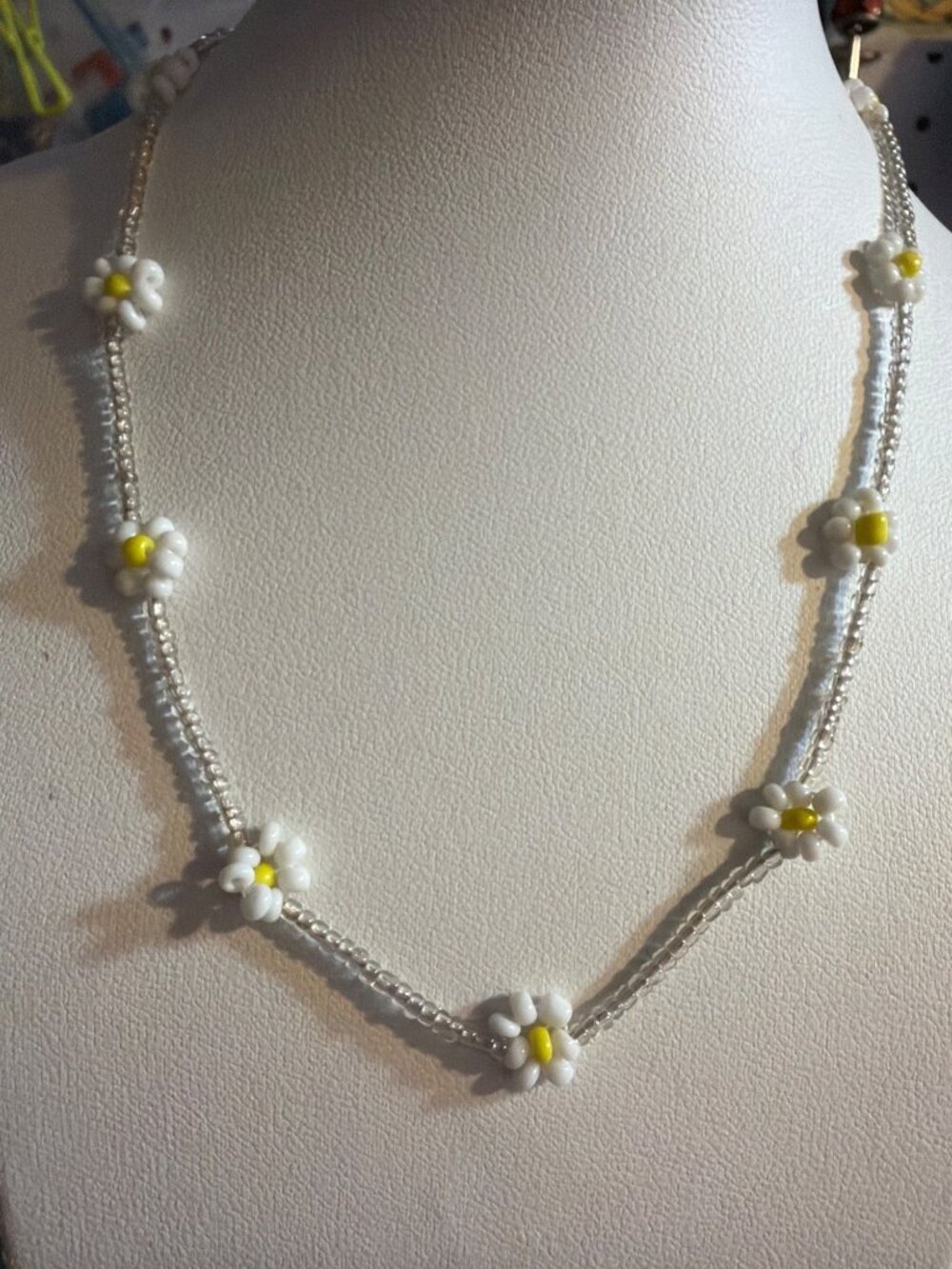 Daisy Flower Seed Bead Choker Necklace Clear Yellow White Gold Tone Adj 16"